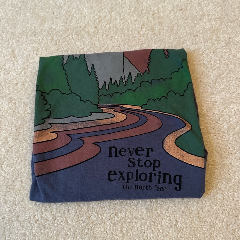 North Face graphic tee - women’s medium